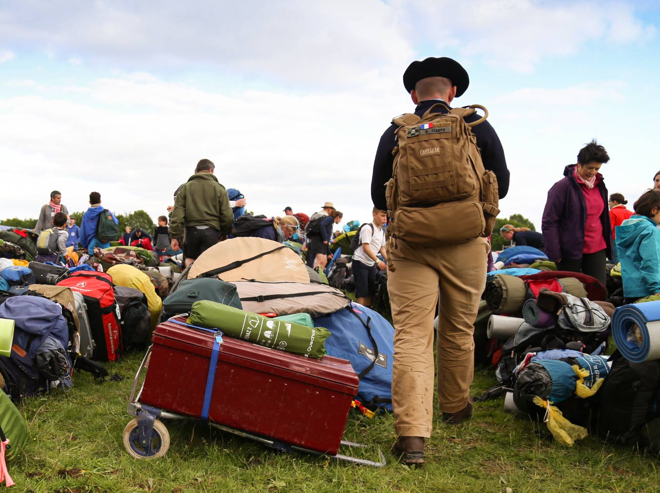 Area where the étrangers luggage is left and retrieved